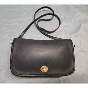 Vintage 1994 Coach Penny Dinky Pocket in Navy Crossbody Purse